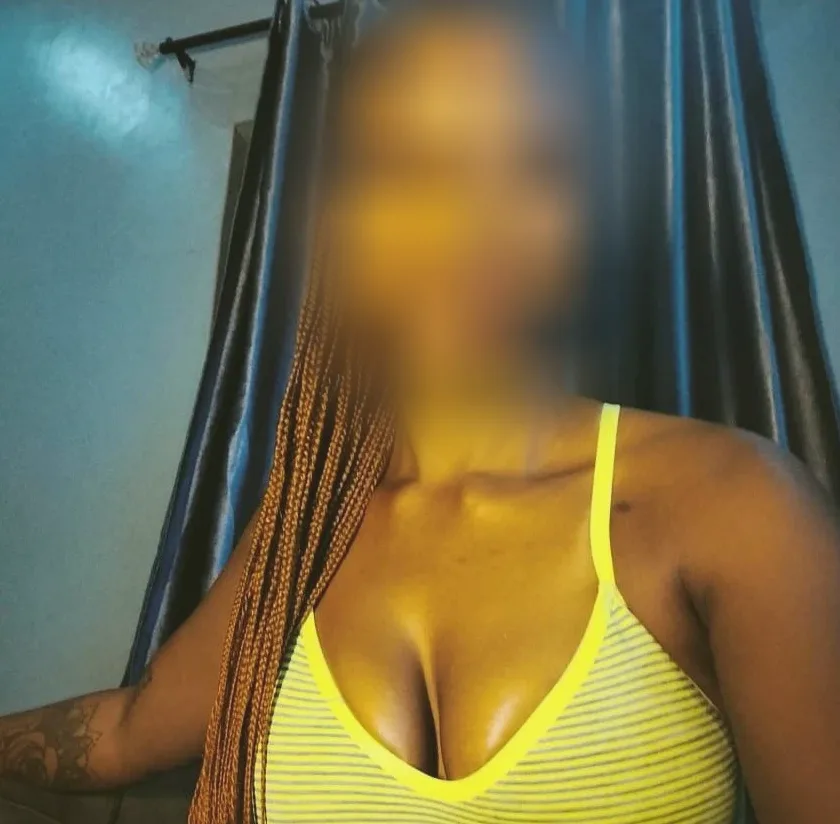 Yasmine, 37 anni